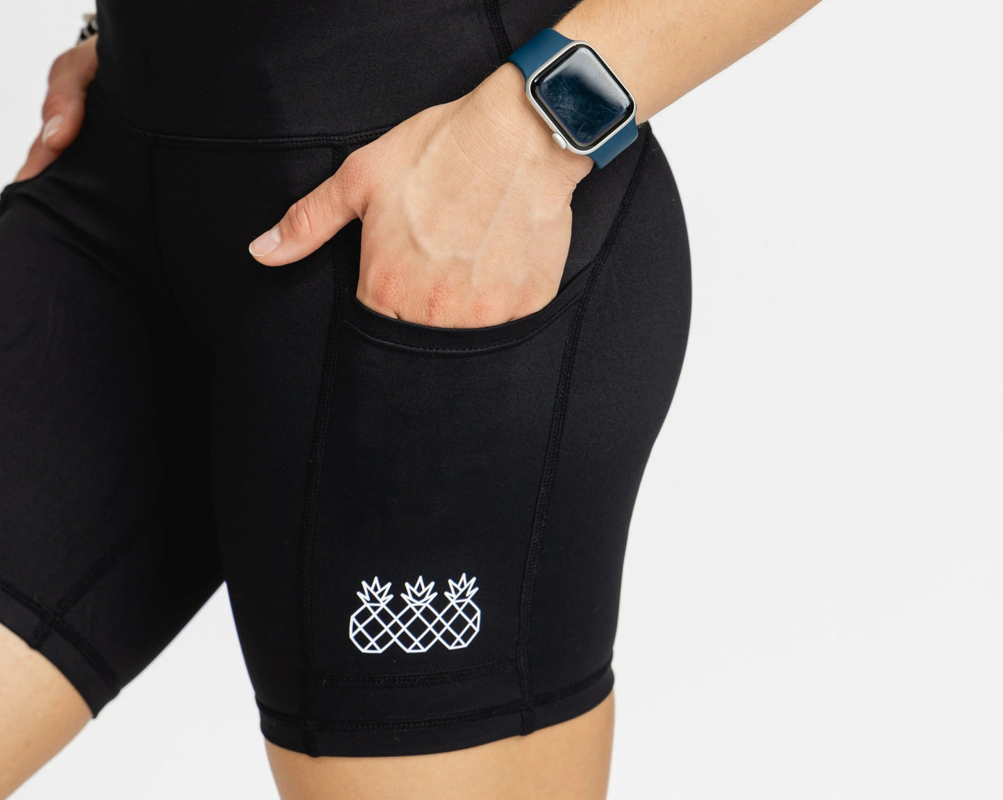 Tres Piñas | Women's OMG Shorts 5" | Negro