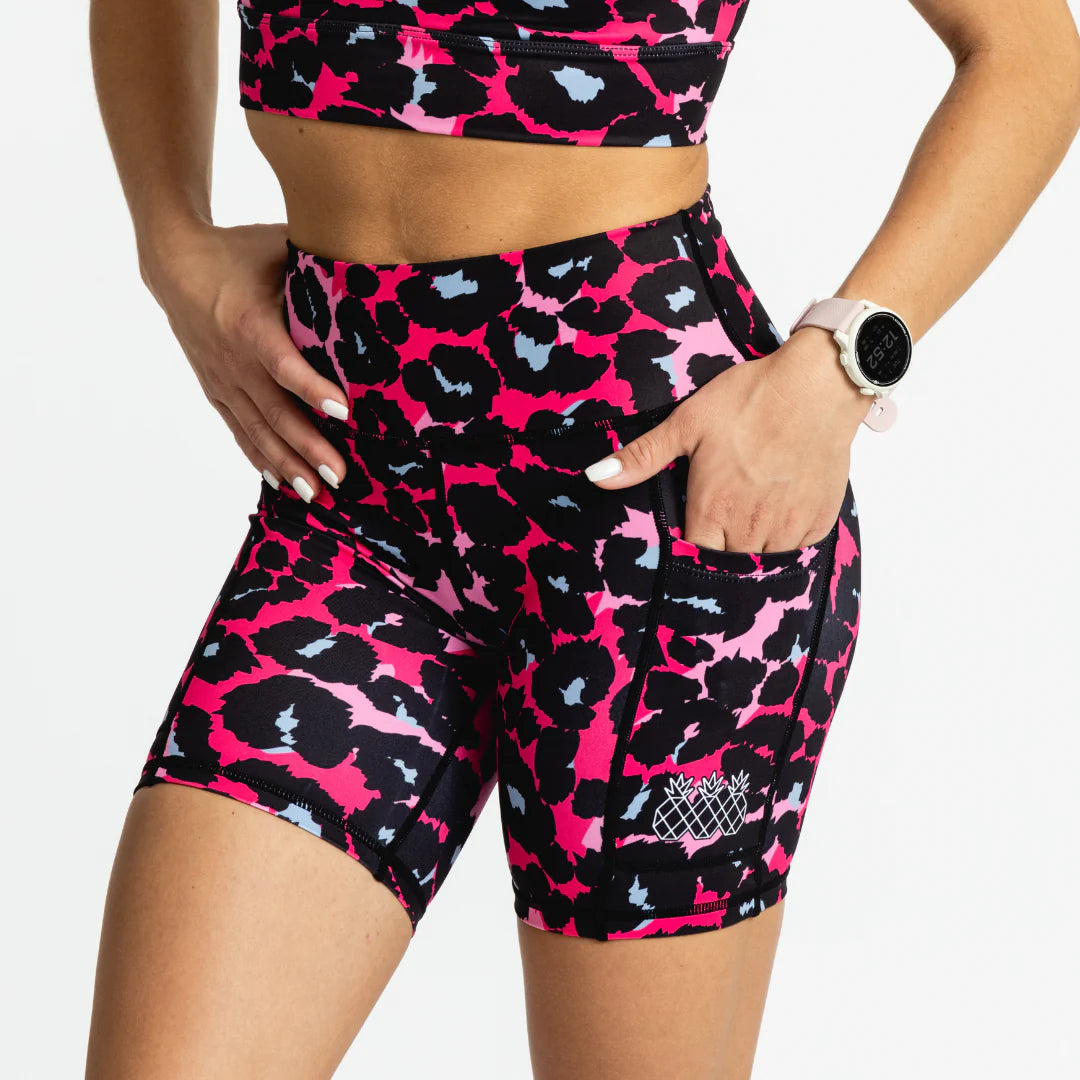 Tres Piñas | Women's OMG Shorts 6" | Hot Pink Safari