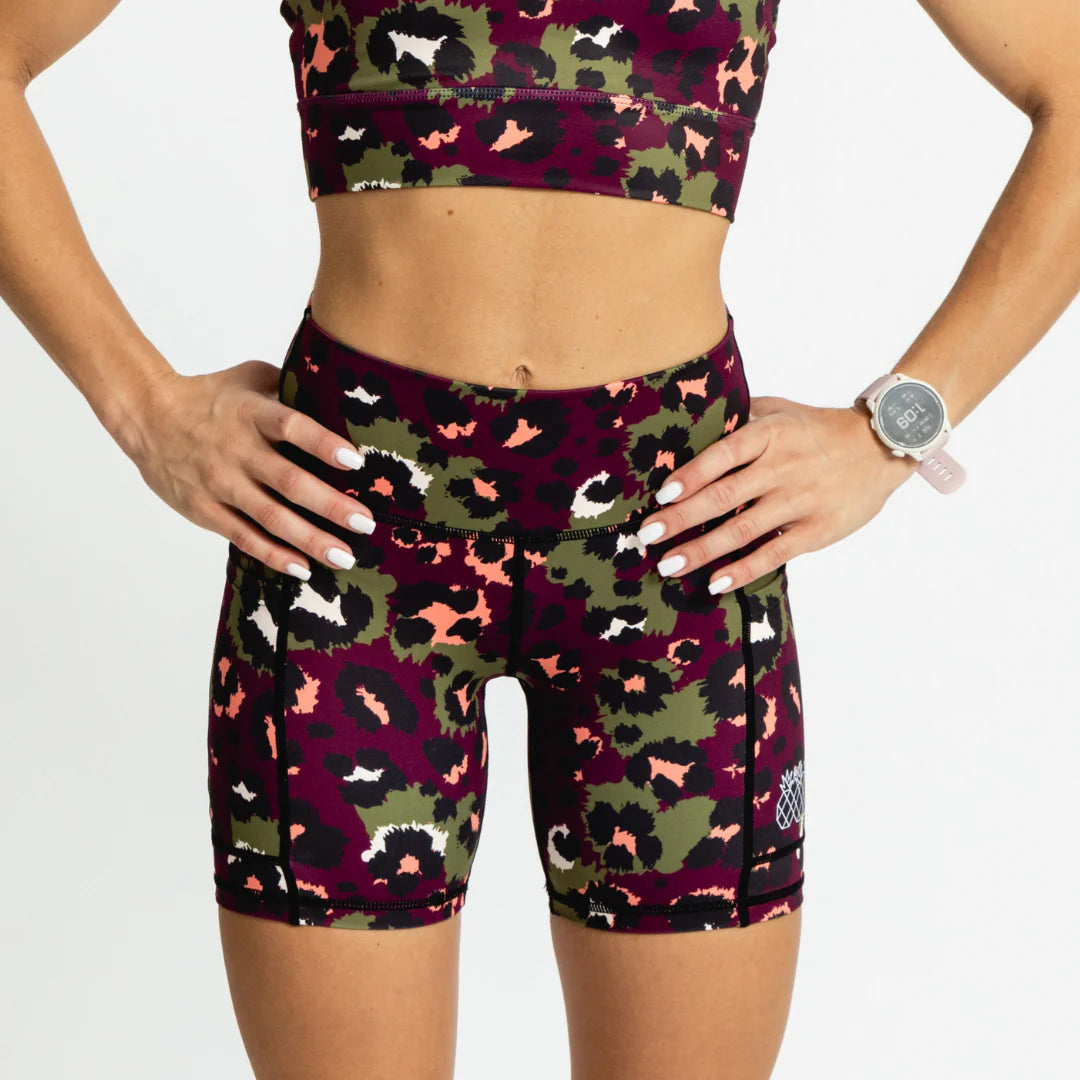Tres Piñas | Women's OMG Shorts 6"| Jungle Safari