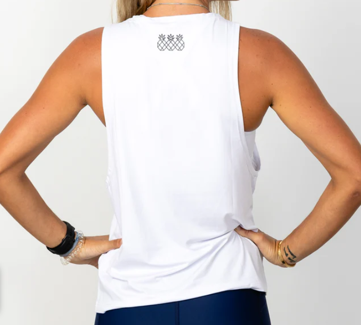 Tres Piñas | Women's Muscle Tank Largo | Blanco