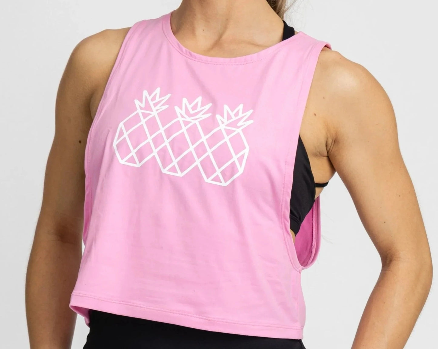 Tres Piñas | Women's Muscle Tank Crop | Rosa