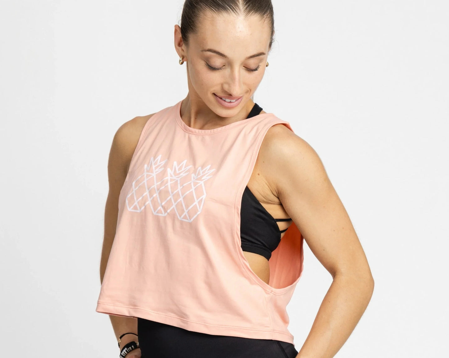 Tres Piñas | Women's Muscle Tank Crop| Peach